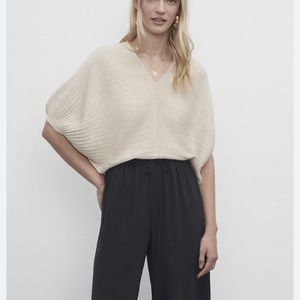 CLUB MONACO 100% Wool Top with Puff Sleeves. Women’s Medium (fits XS/S)
